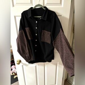 Trendy oversized denim cheetah jacket😍